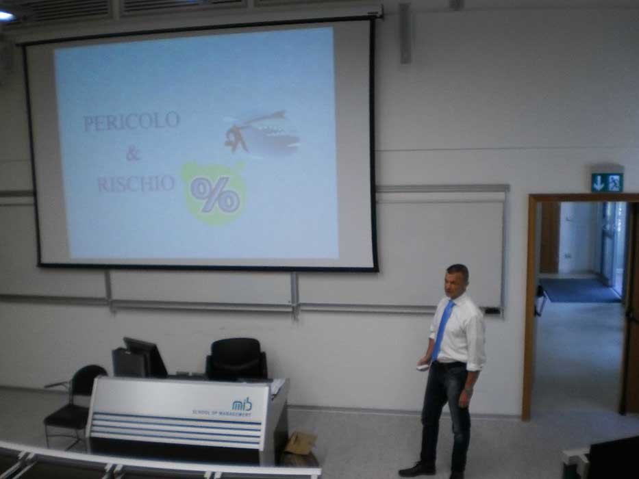Alessandro Lonza durante un seminario